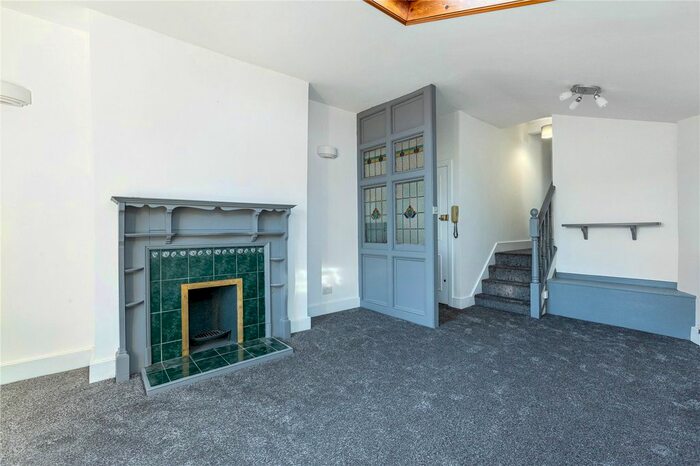 1 Bedroom Flat To Rent In Pretoria Road, London, SW16