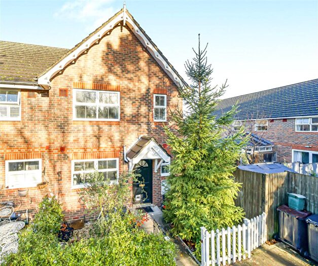3 Bedroom End Of Terrace House For Sale In Elphinstone Close, Brookwood, Woking, Surrey, GU24