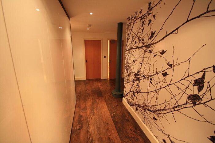 2 Bedroom Flat To Rent In Dock Street, Leeds, West Yorkshire, LS10