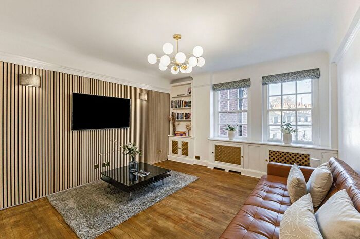 2 Bedroom Flat For Sale In Fulham Road, London, SW3