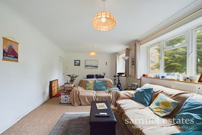 2 Bedroom Flat To Rent In Lodsworth House, Dagnall Street, London, SW11