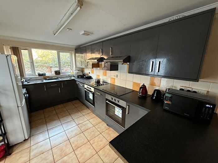 8 Bedroom Terraced House To Rent In Cathays, Cardiff, CF24