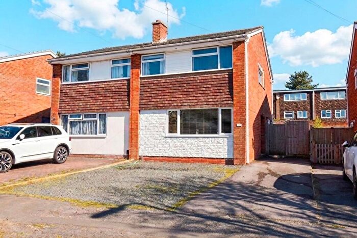 3 Bedroom Semi Detached House For Sale In Bodycoats Road, Chandler's Ford, SO53