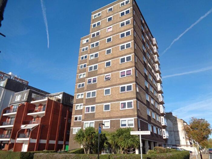 2 Bedroom Flat To Rent In Westcliff Parade, Westcliff On Sea, SS0