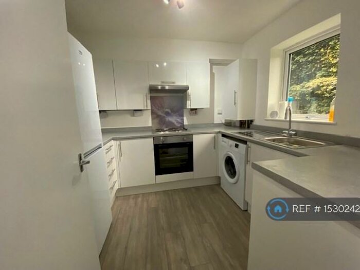 2 Bedroom Flat To Rent In Louise Court, London, E11