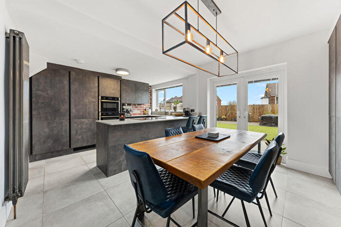 3 Bedroom Semi Detached House For Sale In Hawksley Avenue, Brockwell, Chesterfield, S40