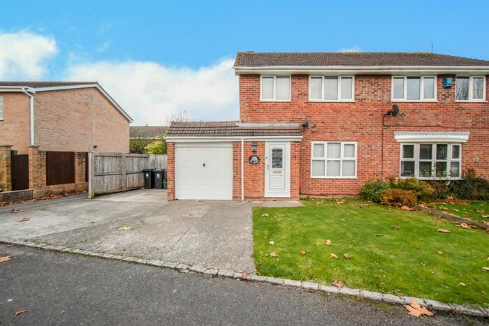 3 Bedroom Semi-Detached House To Rent In Fallowfield, Warmley, Bristol BS30