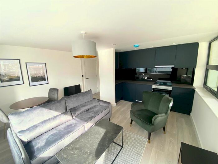 1 Bedroom Flat To Rent In Beetham Plaza, The Strand, Liverpool, L2