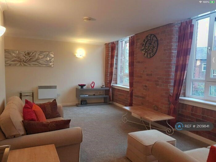 2 Bedroom Flat To Rent In Mossley Road, Ashton Under Lyne, OL6
