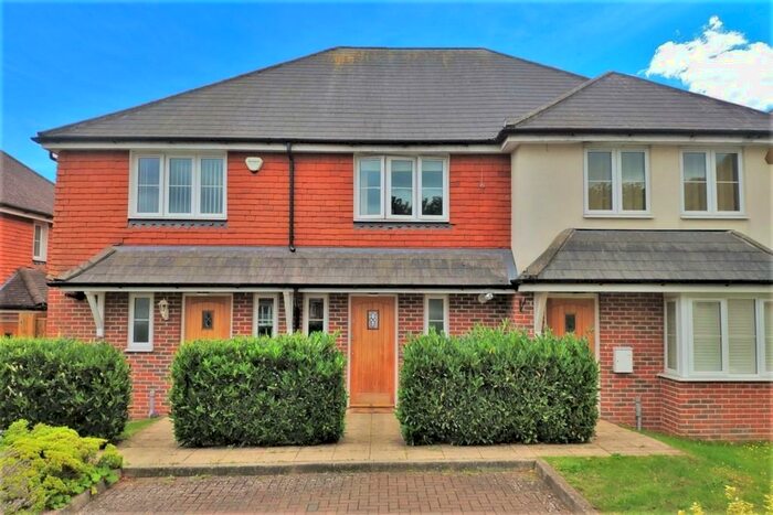 2 Bedroom Terraced House To Rent In The Gables, Guildford, GU2