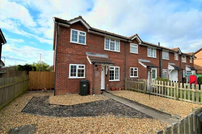 1 Bedroom End Of Terrace House To Rent In Snowdon Close, Eastbourne BN23