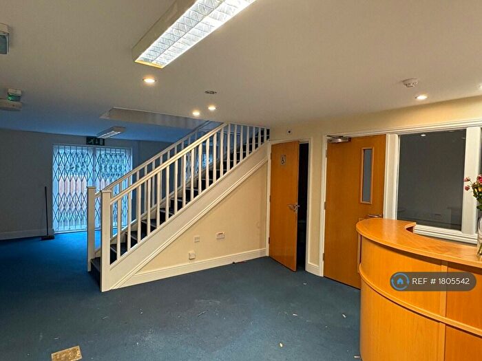 4 Bedroom Semi Detached House To Rent In Robin Court, Wallington, SM6