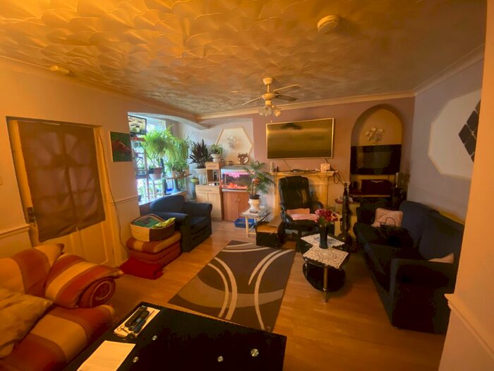 3 Bedroom Terraced House For Sale In St. Hildas Mount, Cross Green, Leeds, LS9