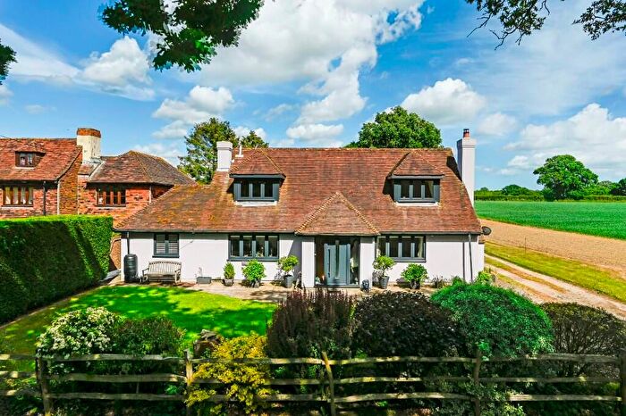 3 Bedroom Detached Bungalow For Sale In Ruckinge, TN26