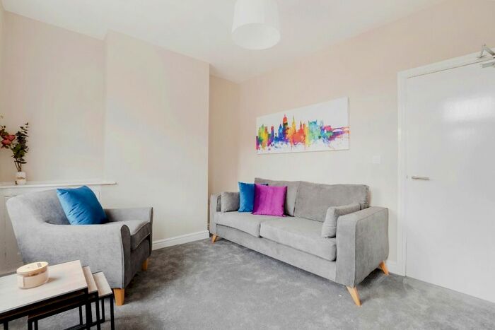 2 Bedroom Flat To Rent In Norwood Road, Radford, Nottingham, NG7