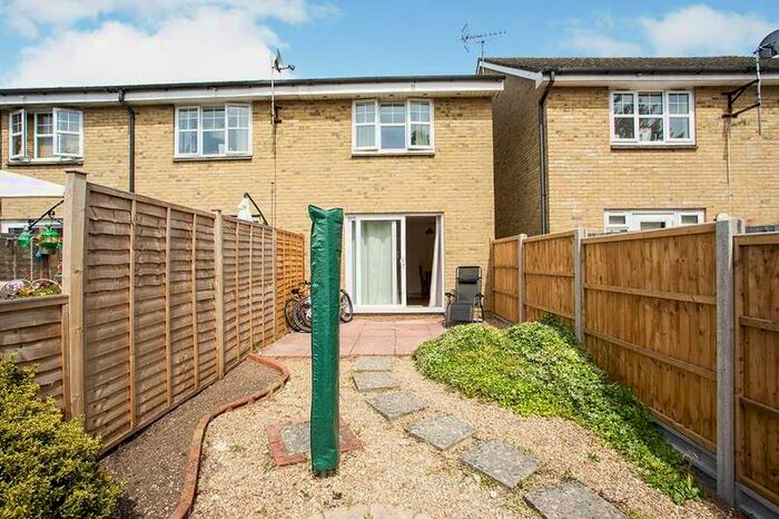 2 Bedroom Semi-Detached House To Rent In Barons Mead, Southampton, SO16