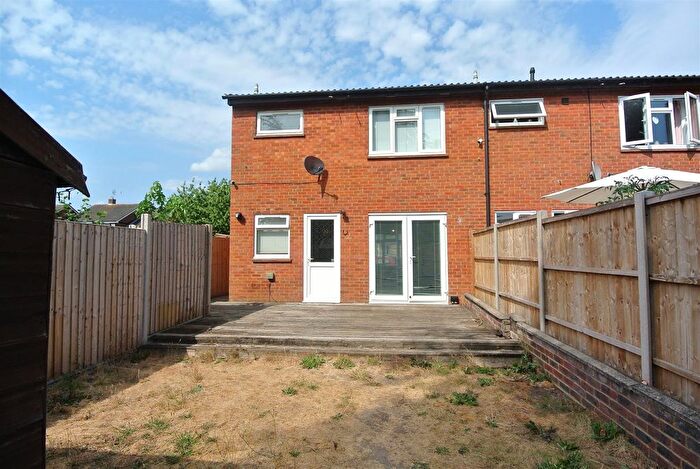 3 Bedroom End Of Terrace House To Rent In Corby Drive, Englefield Green, TW20