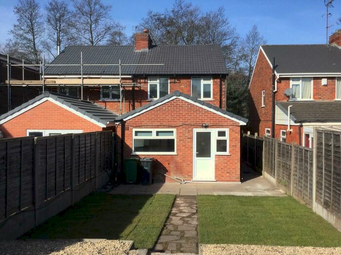 3 Bedroom Semi-Detached House To Rent In Bull Lane, West Bromwich, West Midlands, B70