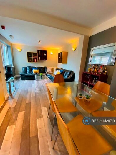 5 Bedroom Terraced House To Rent In Blantyre Road, Liverpool, L15