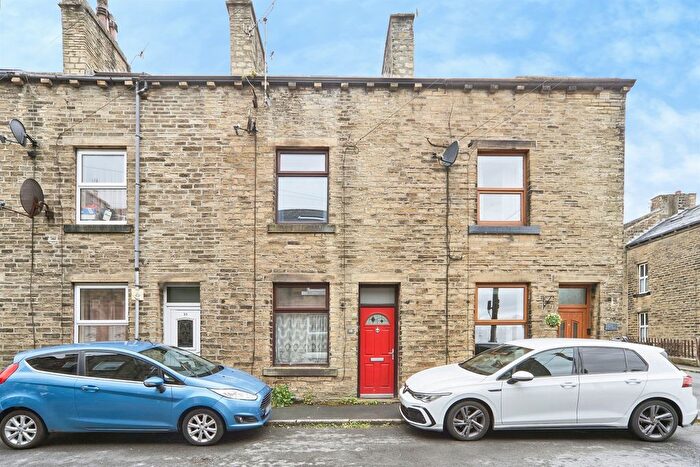 3 Bedroom Terraced House For Sale In Minnie Street, Haworth, Keighley, BD22