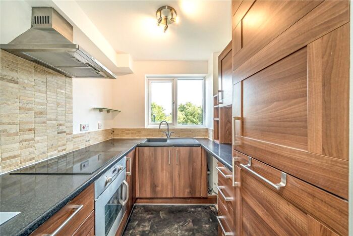 Studio To Rent In Glenville Grove, London, SE8