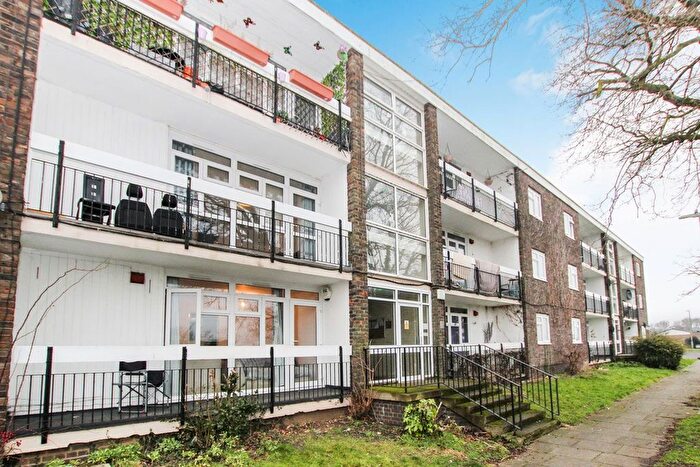 2 Bedroom Flat To Rent In Jesuit Close, Canterbury, CT2