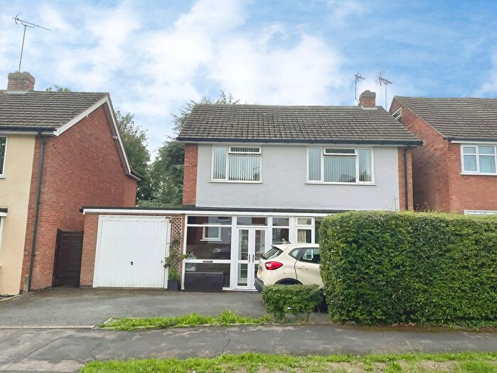 3 Bedroom Detached House For Sale In Kent Drive, Oadby, LE2