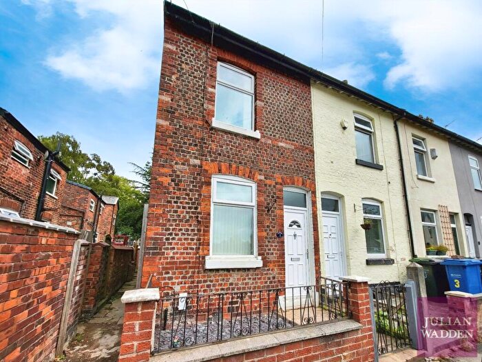 3 Bedroom End Of Terrace House For Sale In Warren Road, Cale Green, Stockport, SK3