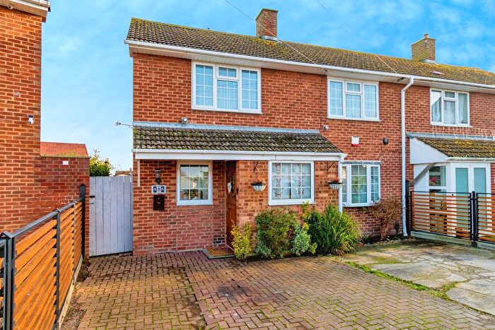 3 Bedroom Semi-Detached House For Sale In Kingsclere Avenue, Southampton, SO19