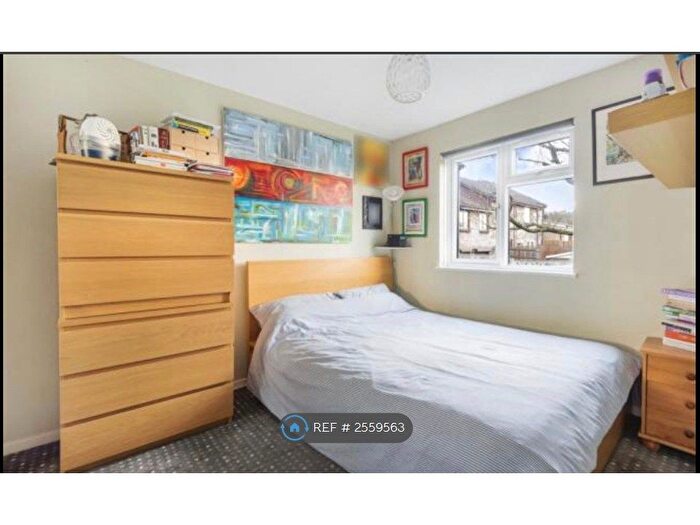 1 Bedroom Flat To Rent In Oak Apple Court, London, SE12