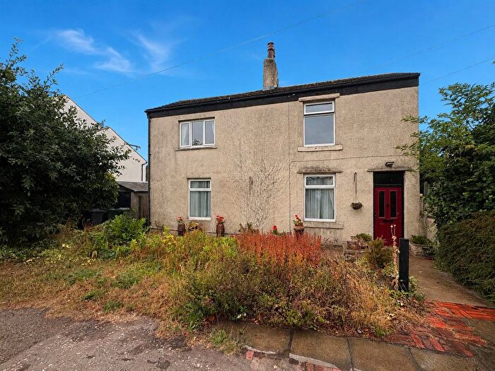 3 Bedroom Detached House For Sale In Roberttown Lane, Roberttown, Liversedge, WF15