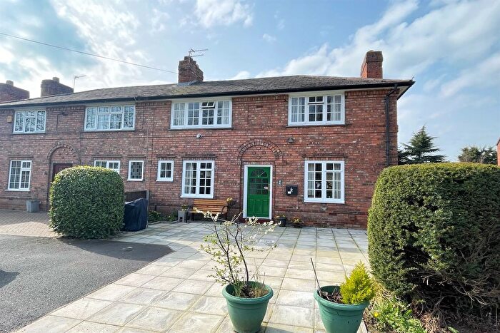 3 Bedroom Semi-Detached House For Sale In Racefield Road, Knutsford, WA16