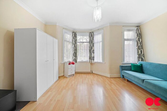 1 Bedroom Flat For Sale In Kempton Road, East Ham, E6