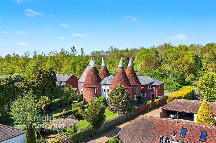 5 Bedroom Barn Conversion For Sale In Laddingford, Manor Farm, ME18