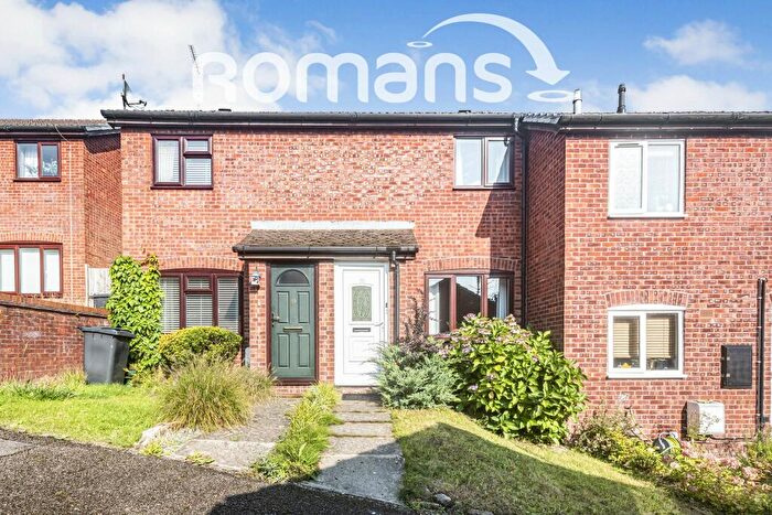 2 Bedroom Terraced House To Rent In Stable Close, RG7