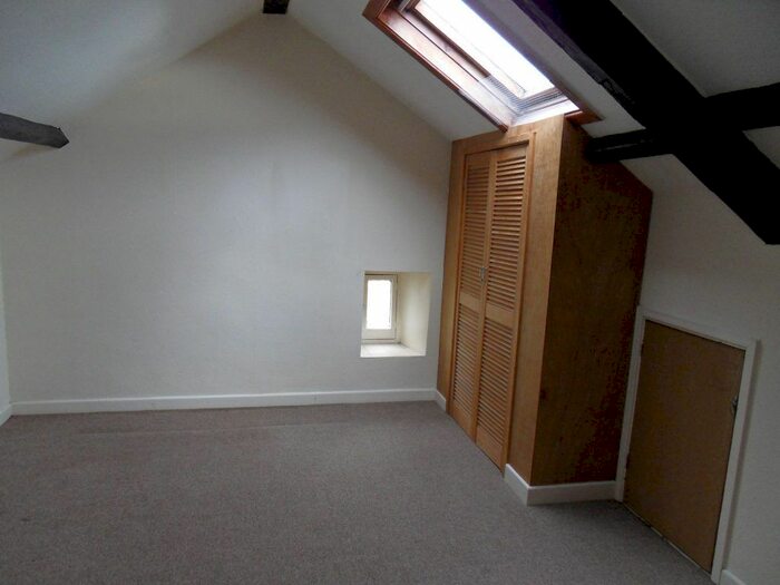 1 Bedroom Flat To Rent In Llantrisant Road, Pontyclun CF72