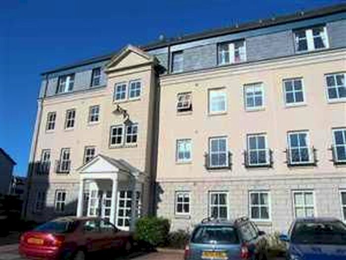 2 Bedroom Flat To Rent In F South Inch Court, Perth, PH2
