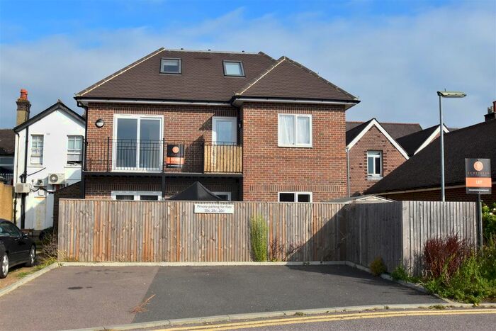 1 Bedroom Flat To Rent In High Street, Horley, RH6