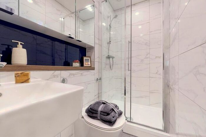 2 Bedroom Flat To Rent In Furnival Square, Sheffield, S1