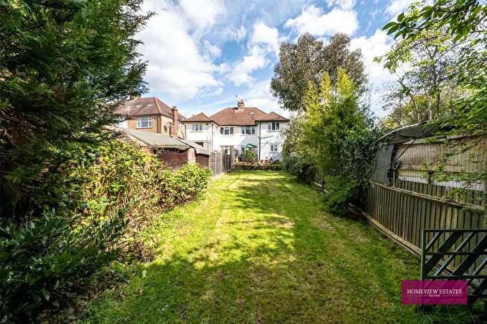 2 Bedroom Flat For Sale In Lovat Close, London, NW2