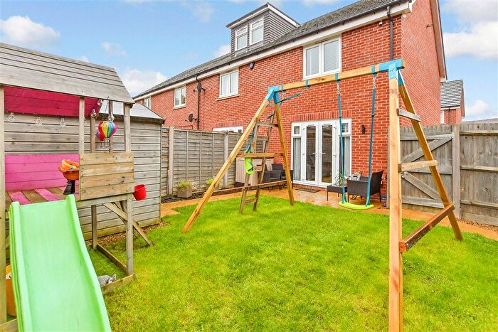 2 Bedroom End Terrace House For Sale In Perrin Road, Maidstone, Kent, ME17