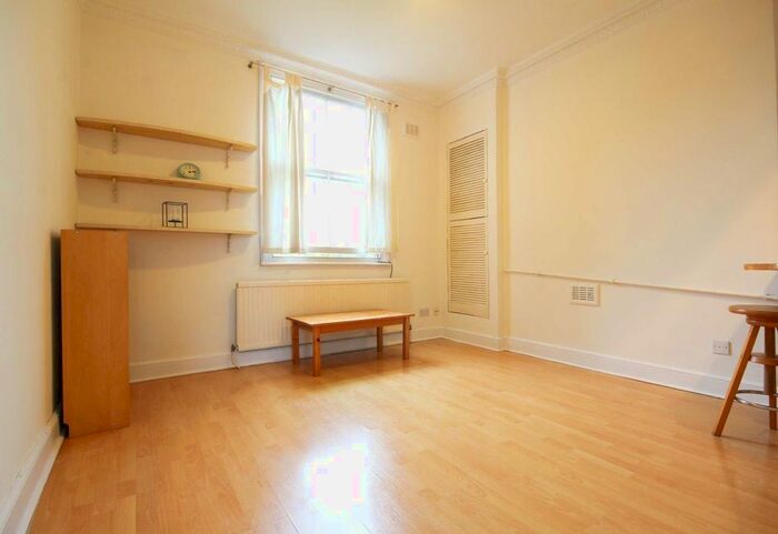 2 Bedroom Flat To Rent In Chippenham Road, W9