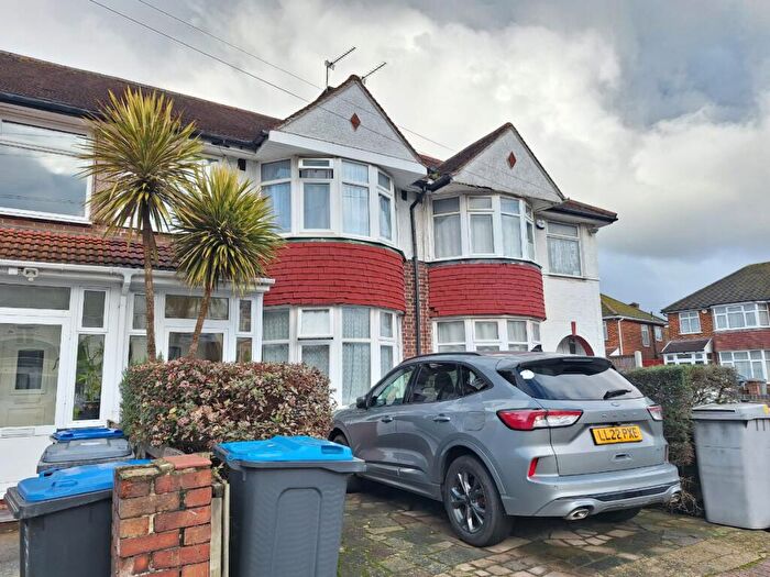 3 Bedroom Terraced House For Sale In Girton Avenue, London, NW9