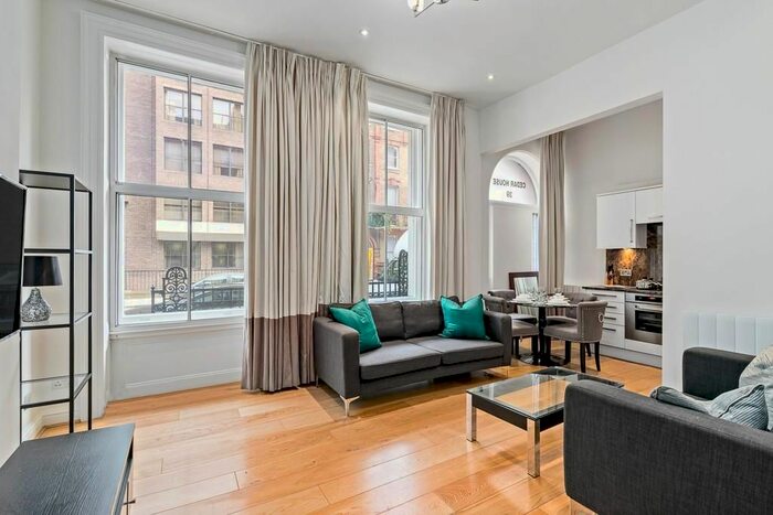 2 Bedroom Flat To Rent In Nottingham Place, Marylebone, London, W1U