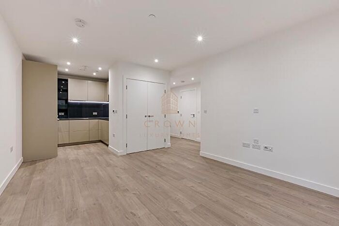 1 Bedroom Flat To Rent In Hawker House, London, N4