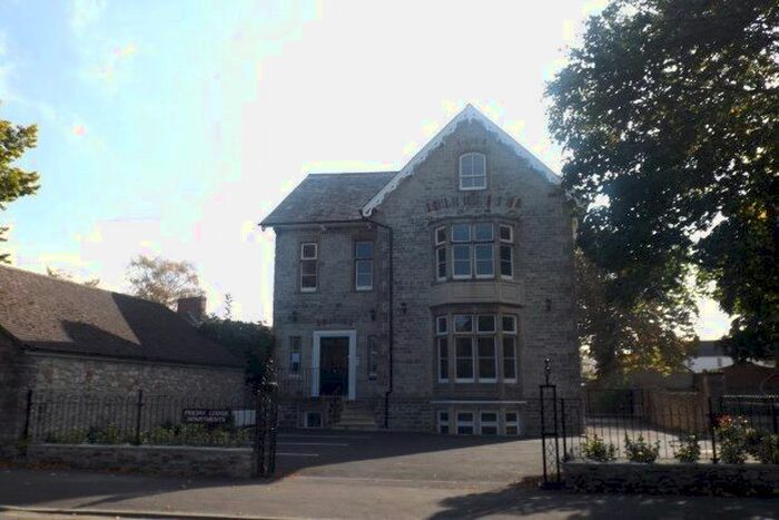 1 Bedroom Flat To Rent In Priory Lodge Apartments, Wells, BA5