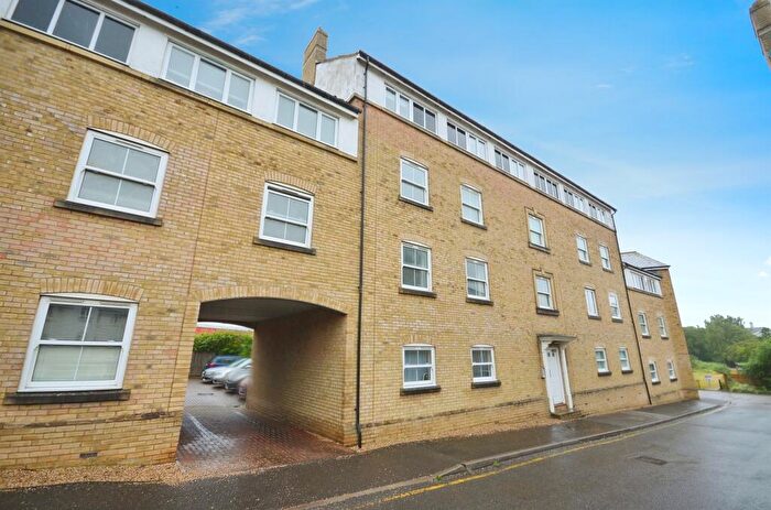2 Bedroom Apartment To Rent In Holden Close, Braintree, CM7