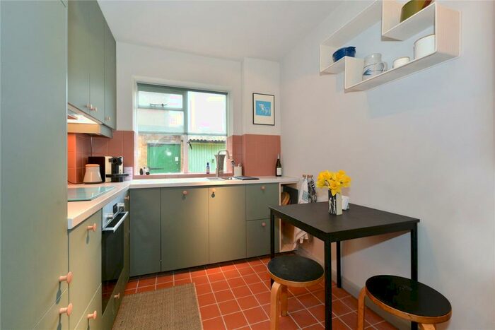 1 Bedroom Flat To Rent In Escuan Lodge, Aberdeen Park, Highbury, London, N5