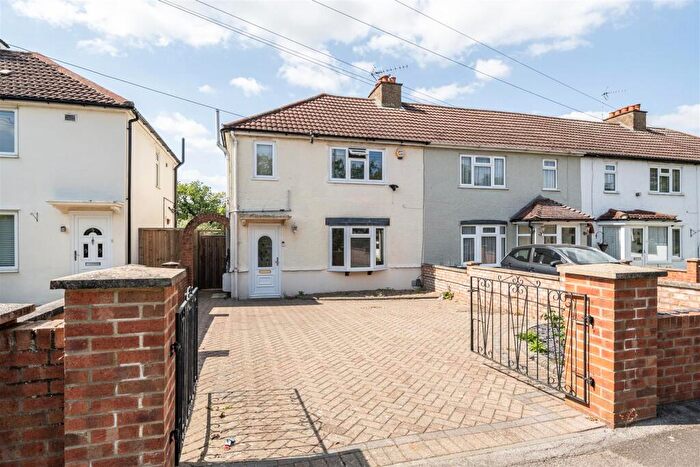 3 Bedroom End Of Terrace House For Sale In Fleece Road, Long Ditton, Surbiton, KT6
