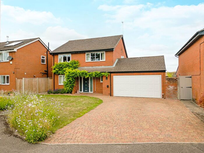 4 Bedroom Detached House For Sale In Clarkes Spring, Tring, HP23